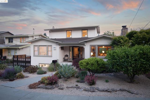 769 Santa Ray Ave, Oakland CA: https://media.crmls.org/mediaz/4a65b61a-414e-4fe8-8c79-52f222ecf02f.jpg
