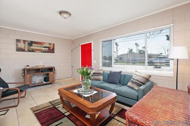 1380 1382 Grove Avenue, Imperial Beach CA: https://media.crmls.org/mediaz/4a65c038-72e4-4740-be14-4fafca518de2.jpg