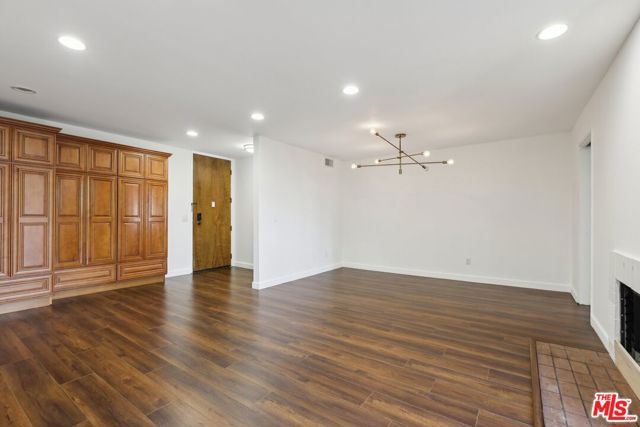4275 Via Arbolada, Los Angeles CA: https://media.crmls.org/mediaz/4a65e913-fe7e-4bb3-b177-f43ac939a7ab.jpg