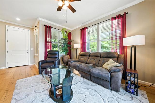 160 Sarafina Way, Gilroy CA: https://media.crmls.org/mediaz/4a66c765-46c5-4f5f-93f6-cb9545dc60bb.jpg