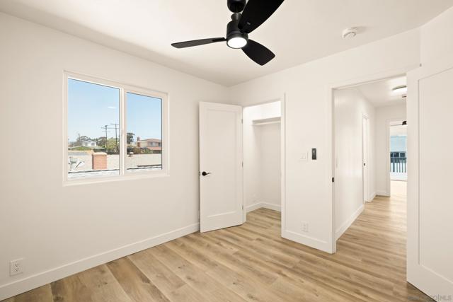3781 Ashford St, San Diego CA: https://media.crmls.org/mediaz/4a66e4ef-a14b-45a1-83c3-e445db305a6a.jpg