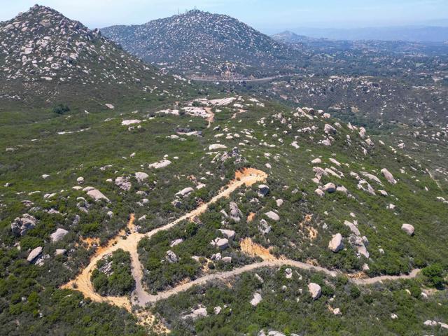 17441 Dos Picos Park Road, Ramona CA: https://media.crmls.org/mediaz/4a678b47-6923-425b-a330-e4836346f6a0.jpg