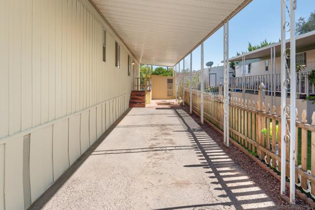 2700 Valley Parkway, Escondido CA: https://media.crmls.org/mediaz/4a67f51e-136b-483a-8df3-b0ad0e63a24e.jpg
