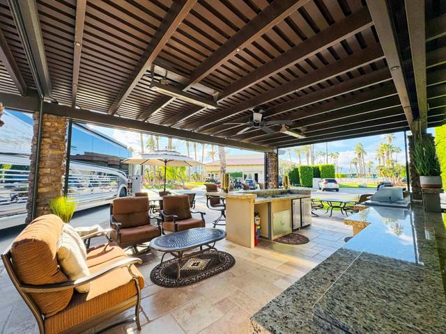 80394 Avenue 48, Indio CA: https://media.crmls.org/mediaz/4a6832e3-613e-4b95-b327-81044f649ce9.jpg