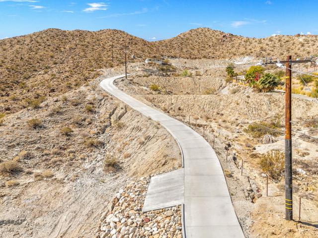 71105 Cholla Way, Palm Desert CA: https://media.crmls.org/mediaz/4a68bf2f-88be-43ec-a879-56400e2a4e0b.jpg