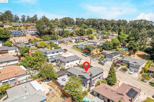4847 Dunkirk Ave, Oakland CA: https://media.crmls.org/mediaz/4a691e36-a1e9-46bf-b805-b24f575cac63.jpg