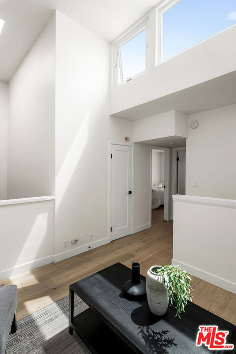 1425 Stanford Street, Santa Monica CA: https://media.crmls.org/mediaz/4a698779-b77f-48d6-9f86-b1c466603cfc.jpg