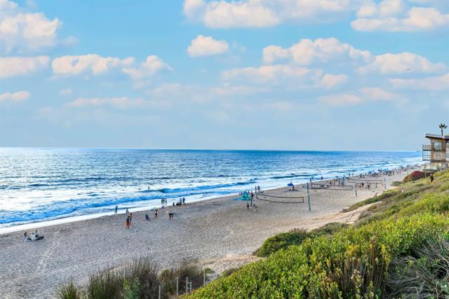 6951 Quiet Cove Dr, Carlsbad CA: https://media.crmls.org/mediaz/4a69ac1c-8824-4ef0-bcf1-e6d42ebee535.jpg