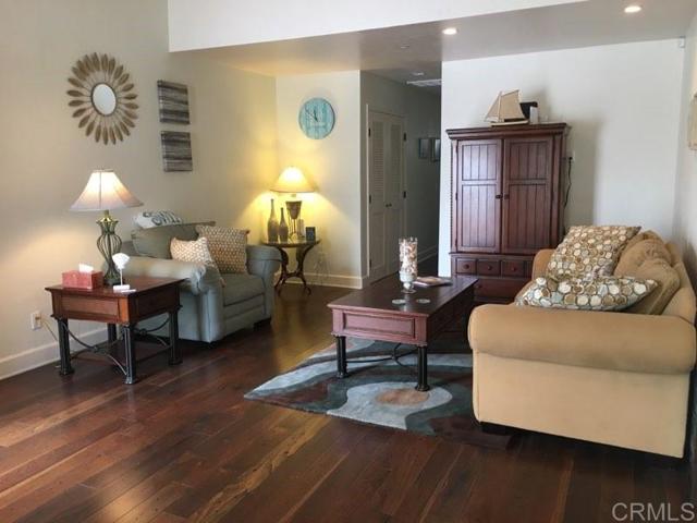 Detail Gallery Image 2 of 10 For 814 D Ave, Coronado,  CA 92118 - 2 Beds | 1 Baths