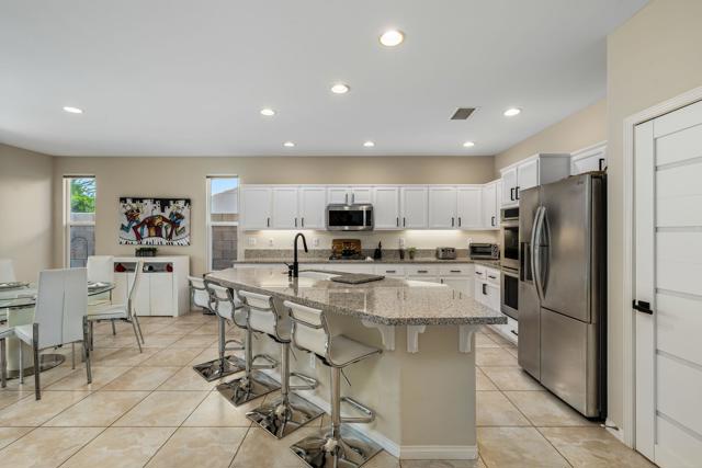 81172 Victoria Lane, La Quinta CA: https://media.crmls.org/mediaz/4a69cccb-2f33-4d9c-b3c3-553ac42865b1.jpg