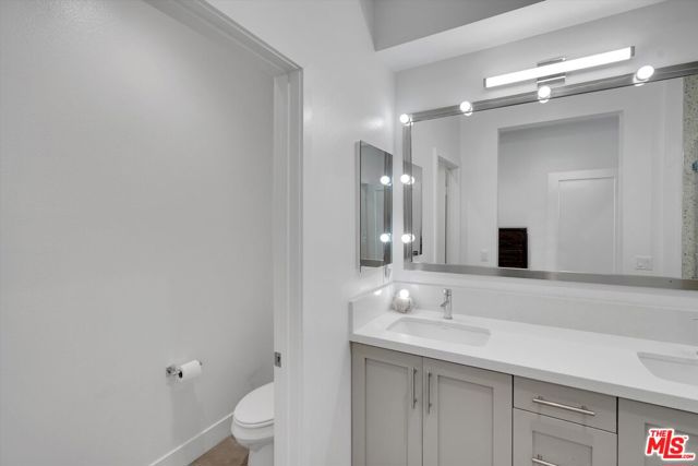 2927 Exposition Place, Los Angeles CA: https://media.crmls.org/mediaz/4a69d3bb-6f73-464a-a851-632d885756ad.jpg