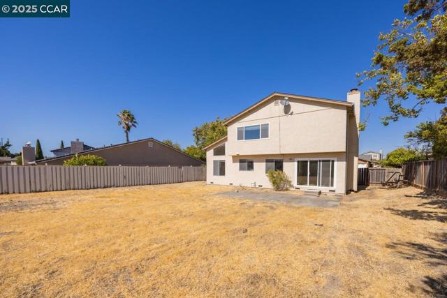 139 Thrush Ct, Hercules CA: https://media.crmls.org/mediaz/4a6a4486-32b0-4f91-979d-dca36da0d6d3.jpg