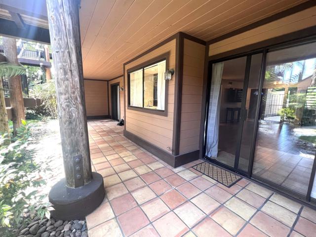 4008 Aguila, Carlsbad CA: https://media.crmls.org/mediaz/4a6ab625-d20d-4c51-a47c-f91e75566b52.jpg