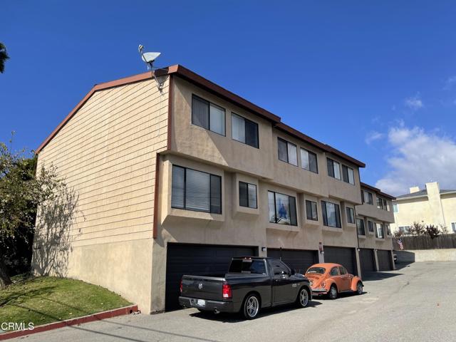 4857 Loma Vista Road, Ventura CA: https://media.crmls.org/mediaz/4a6ac57b-9591-40d1-9e51-1b0c699e43fd.jpg