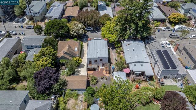 837 San Carlos Ave, Albany CA: https://media.crmls.org/mediaz/4a6b3b46-89ae-4f42-b21e-025d4b45e5c2.jpg