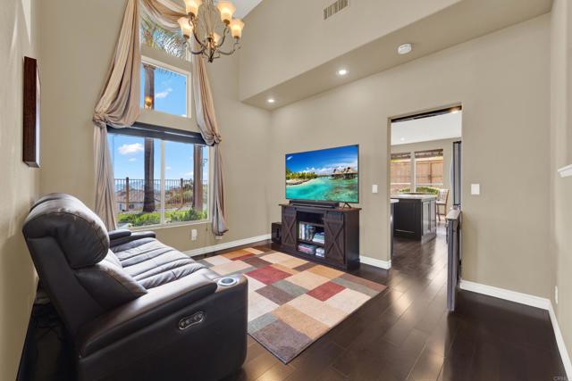 Detail Gallery Image 9 of 74 For 2223 Rock View Glen, Escondido,  CA 92026 - 4 Beds | 2/1 Baths