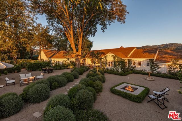 10999 Ojai Santa Paula Road, Ojai CA: https://media.crmls.org/mediaz/4a6c6d70-9ed1-488d-beca-0c498dcf9eee.jpg