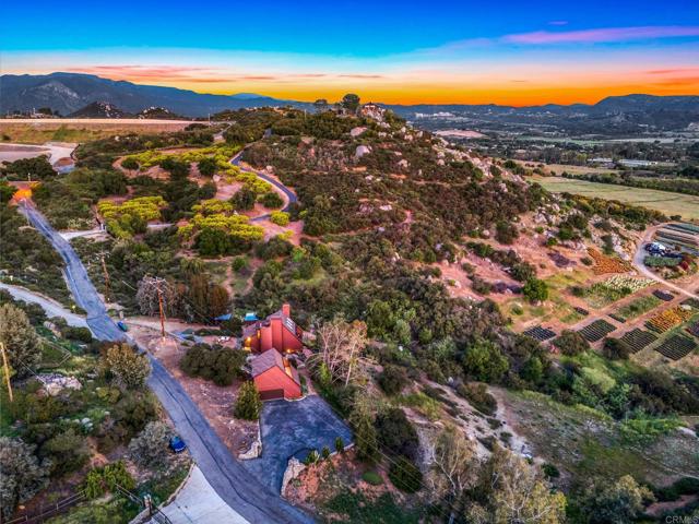 30593 Miller Road, Valley Center CA: https://media.crmls.org/mediaz/4a6ce042-0166-4045-a403-fff1aa7b1c8b.jpg