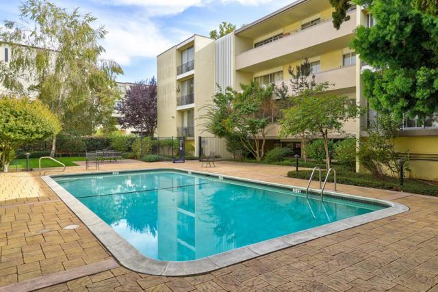 455 Grant Avenue, Palo Alto CA: https://media.crmls.org/mediaz/4a6d5c01-5087-43f1-910d-fe9a2796618a.jpg