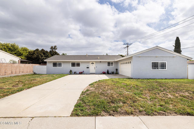 1620 Spence Street, Simi Valley CA: https://media.crmls.org/mediaz/4a6df359-4323-4ec3-bc6e-6e0124587ba7.jpg