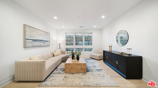 Image 31 of 57 For 11782 Hillsborough Lane