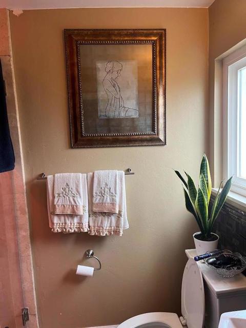 728 Saratoga Drive, Salinas CA: https://media.crmls.org/mediaz/4a6e9015-4b19-46da-ad33-6b4ff5a58370.jpg