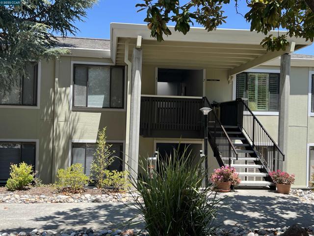 1443 Rockledge Ln, Walnut Creek CA: https://media.crmls.org/mediaz/4a6f055e-8212-4d27-ba26-31b8058fdfef.jpg