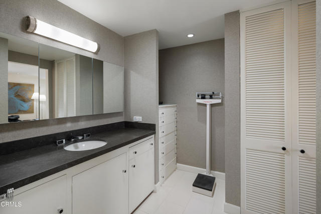 Detail Gallery Image 27 of 56 For 1105 S Orange Grove Bld, Pasadena,  CA 91105 - 3 Beds | 2/1 Baths