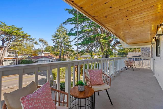 320 Cliff Drive, Aptos CA: https://media.crmls.org/mediaz/4a6f4c8d-3da3-460e-8146-2fc32e964233.jpg
