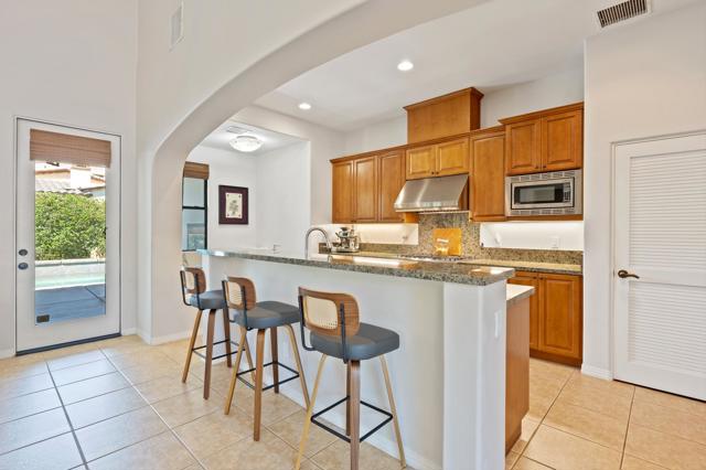 80680 Via Tranquila, La Quinta CA: https://media.crmls.org/mediaz/4a6fe350-8e47-40a8-b1c1-89b9125af969.jpg