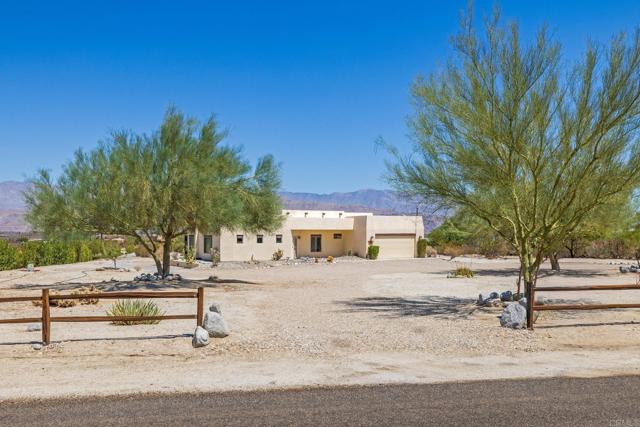 Detail Gallery Image 2 of 29 For 373 Ocotillo Cir, Borrego Springs,  CA 92004 - 3 Beds | 2 Baths