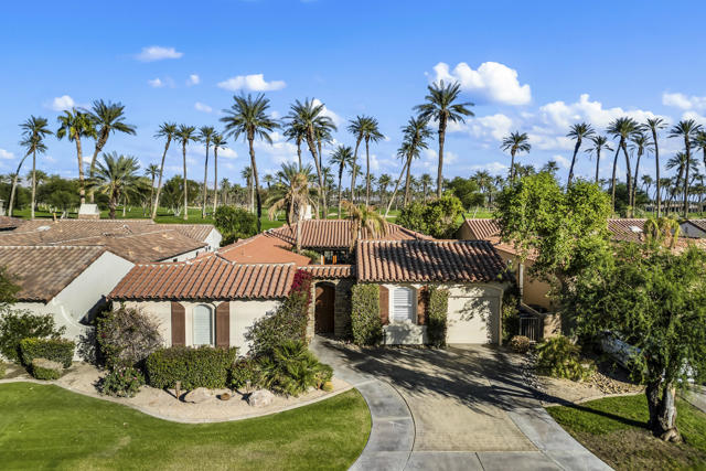 56648 Palms Drive, La Quinta CA: https://media.crmls.org/mediaz/4a704f2d-3278-4c3c-9a40-05d223f702c9.jpg