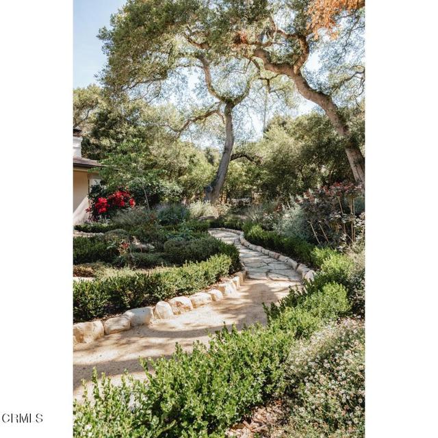 840 Ivy Lane, Montecito CA: https://media.crmls.org/mediaz/4a708234-aef9-425b-9406-fceaefc6d1f0.jpg