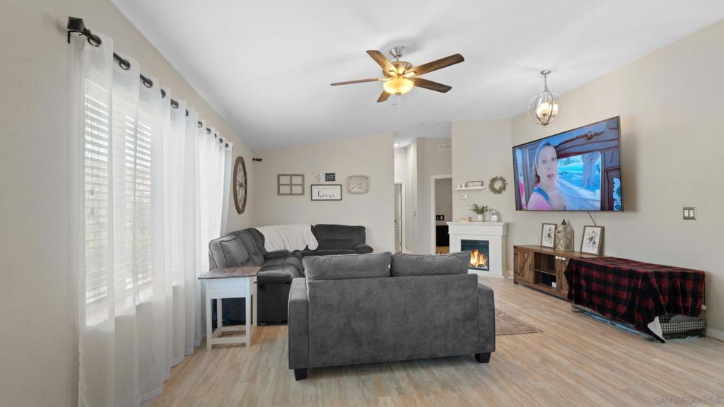 MLS #250025523SD image #5