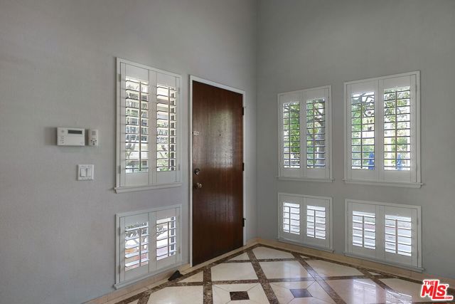 17226 Palisades Circle photo 5