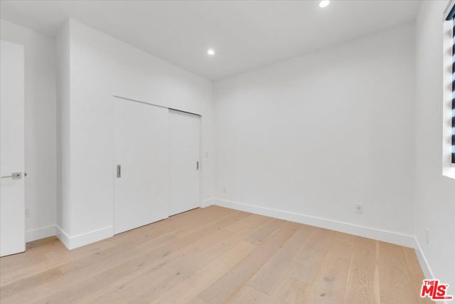 5456 Hazeltine Avenue, Sherman Oaks CA: https://media.crmls.org/mediaz/4a70acd9-c6c4-4eaf-b9c8-7b0c5fa0073d.jpg