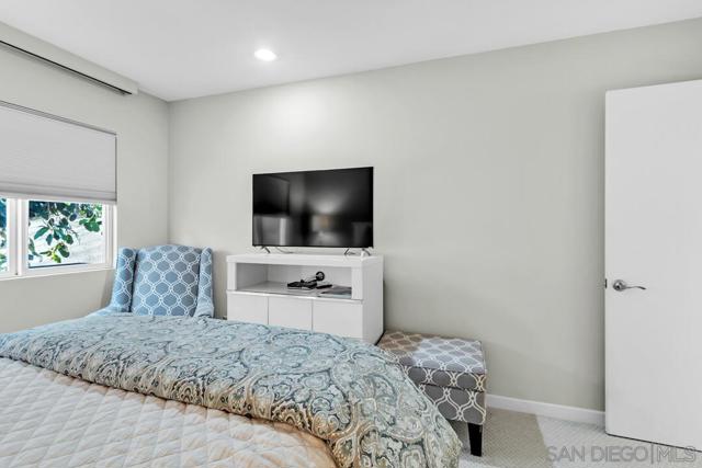 36 Admiralty Cross, Coronado CA: https://media.crmls.org/mediaz/4a7107ee-e6d9-40a1-b38f-071547f68135.jpg