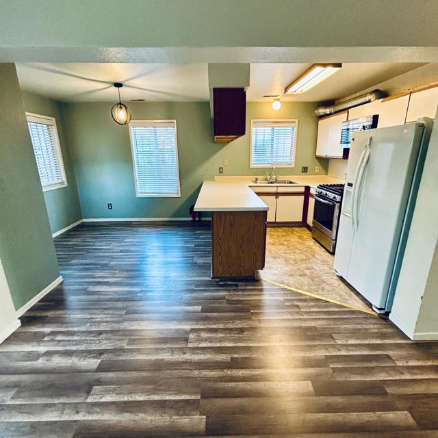 5822 E 16th Street, Oakland CA: https://media.crmls.org/mediaz/4a7173d1-56d8-4501-9568-4cbb837cfa6c.jpg