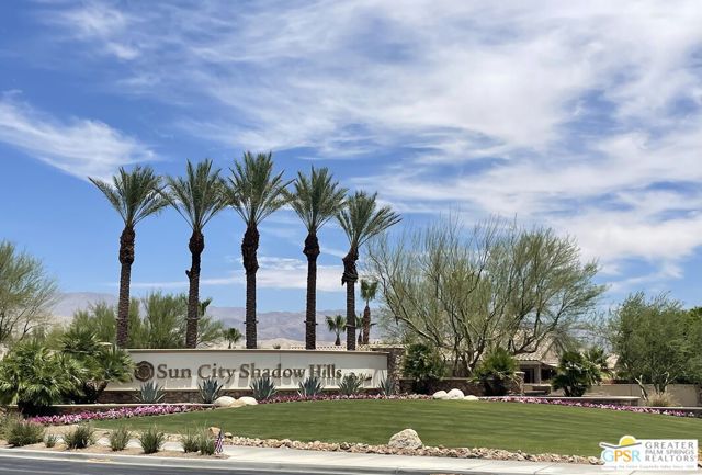 81331 Corte Compras, Indio CA: https://media.crmls.org/mediaz/4a723428-5d9e-4ea3-8abf-a7d2dd7dddd3.jpg