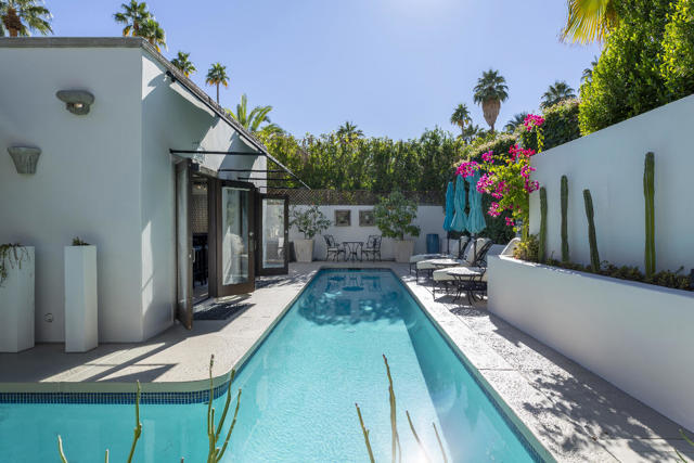 1755 S Mesa Drive, Palm Springs, CA 92264