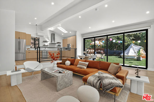 2603 Crestmoore Place, Los Angeles CA: https://media.crmls.org/mediaz/4a73188e-e44e-42e5-872a-2034a7c3db3c.jpg