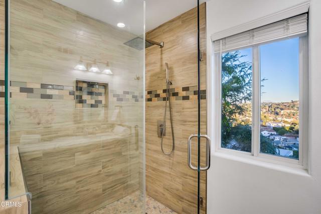 Detail Gallery Image 11 of 56 For 2606 Medlow Ave, Los Angeles,  CA 90065 - 3 Beds | 2 Baths