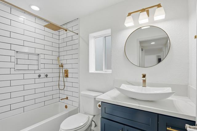 Detail Gallery Image 11 of 48 For 1668 1672 Spanish Oak Pl, El Cajon,  CA 92019 - 9 Beds | 5 Baths