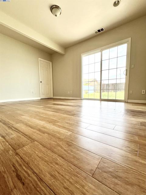 6223 Dairy Ave, Newark CA: https://media.crmls.org/mediaz/4a73f5ab-e5d2-4af1-8b35-de9bac433d48.jpg