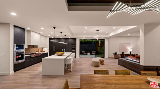 Drew Fenton | 505 Barrington Avenue Los Angeles CA | MLS: 7255319