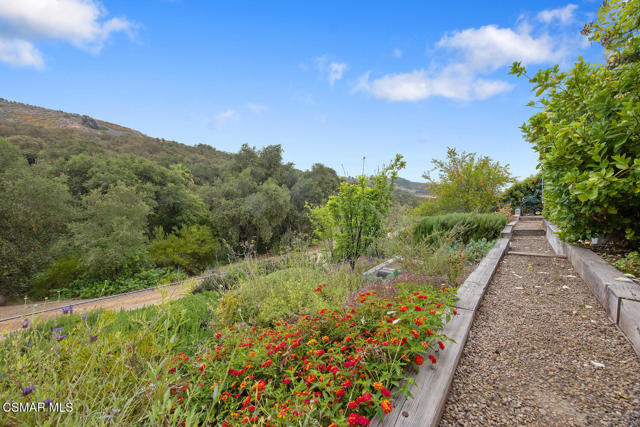 464 W Avenida De Las Flores, Thousand Oaks CA: https://media.crmls.org/mediaz/4a745df9-914c-41d6-8cfe-cf45a7dadce2.jpg