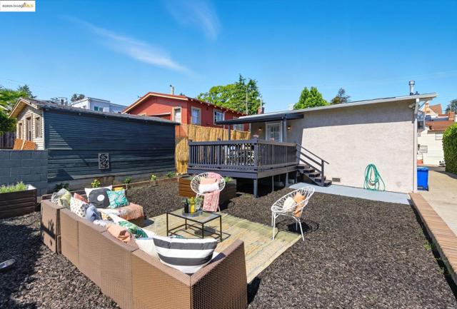 5315 Camden St, Oakland CA: https://media.crmls.org/mediaz/4a7499b1-f835-40d8-ab3f-662b8ed5c5ed.jpg