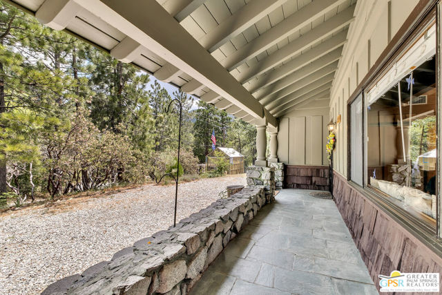 21395 Highway 243, Idyllwild CA: https://media.crmls.org/mediaz/4a749c76-e5d4-4628-8339-e78224f38766.jpg