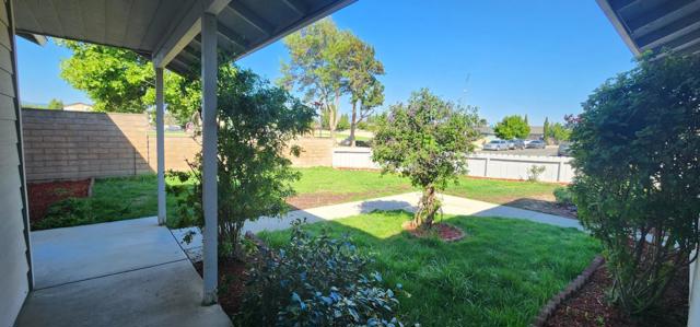 271 Cabernet Avenue, Greenfield CA: https://media.crmls.org/mediaz/4a74a6c1-05b2-493a-a478-9a92c0d0d2c0.jpg