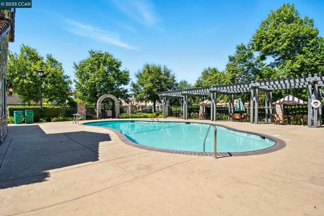 35 Belluno Dr, Stockton CA: https://media.crmls.org/mediaz/4a74f130-895e-4594-b0a9-a9afbc448b2d.jpg